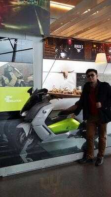 Biker's Lodge In Der Bmw Welt