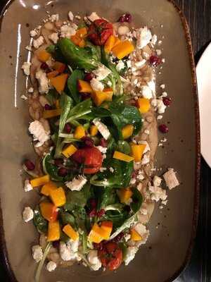 Theos Lounge & Bar Restaurant