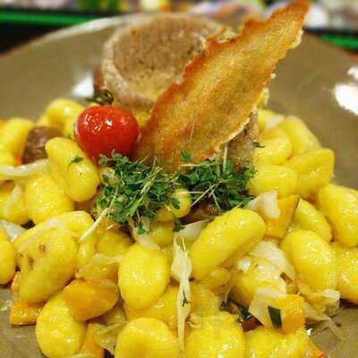 Theos Lounge & Bar Restaurant