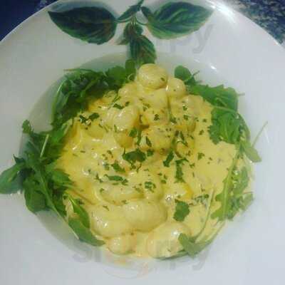 Oscars Pizza & Füsis Café