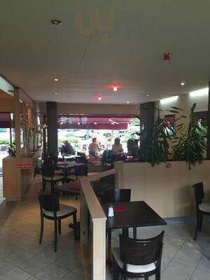 Café Romanplatz In München