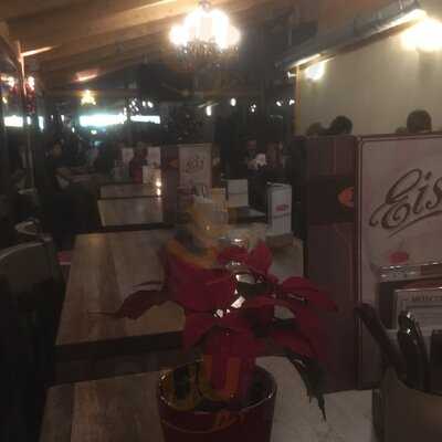 Dillinger Chicago Bar & Grill