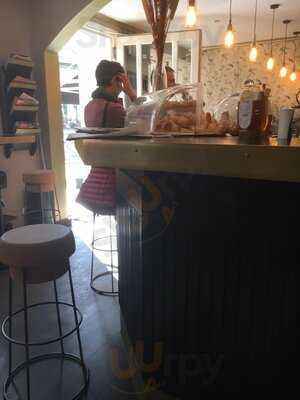 ApÉro - Crêperie, Tagesbar & Café