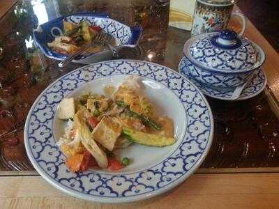 Rainbow Thai-kitchen & Sushi