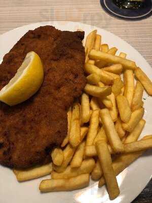 Bayerisches Schnitzel- &  Hendlhaus