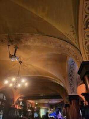 Dillinger Chicago Bar'n Grill