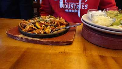 Dillinger Chicago Bar'n Grill