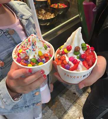 Frooteria Juice & Bagels