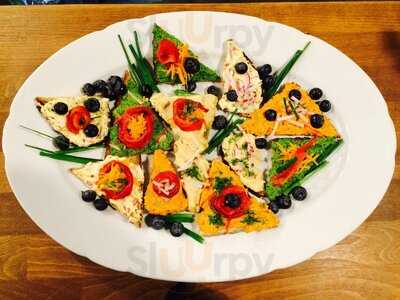 Iunu Kochwerkstatt Und Ladencafé