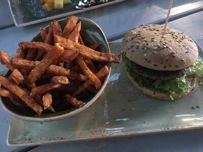 Hans Im GlÜck Burgergrill & Bar