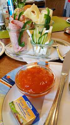 Reis Backerei Konditorei Cafe