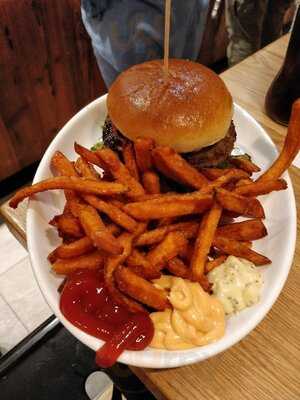 Pommes Freunde Isartor