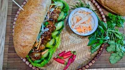 Le Bánh Mì