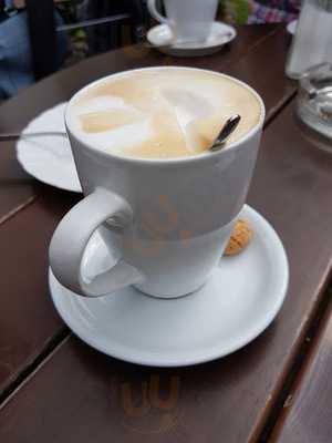 Wirtshaus Zum Holzlwirt Biergarten