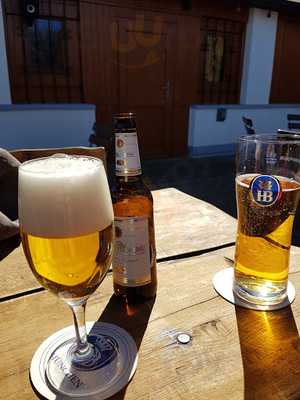 Wirtshaus Zum Holzlwirt Biergarten