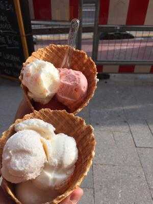 Domori Eiscafé An Der Wittelsbacher Brücke