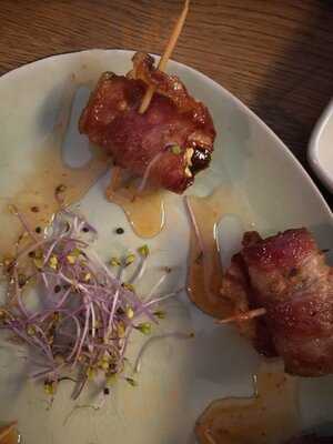 Shadow Bean Café & Bar