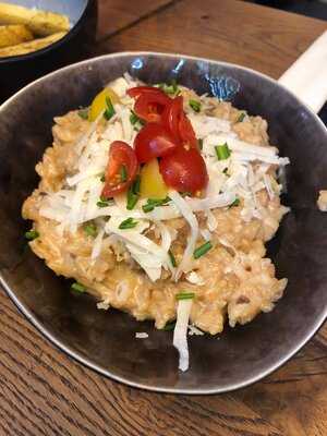 Shadow Bean Café & Bar