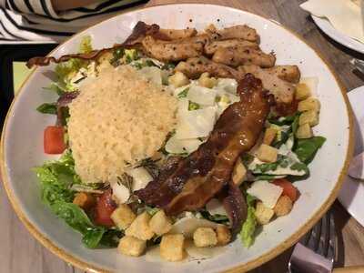 Isar3 Bar, Cafe And Restaurant