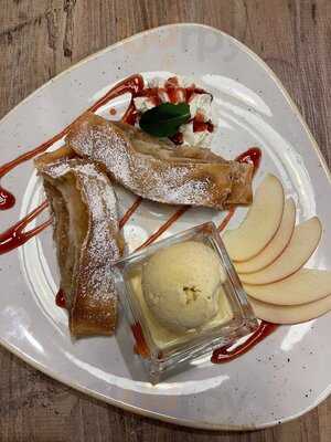 Isar3 Bar, Cafe And Restaurant