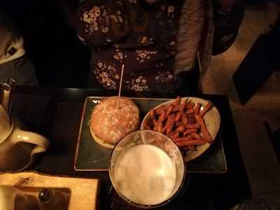 Hans Im GlÜck Burgergrill & Bar