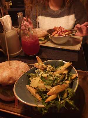 Hans Im GlÜck Burgergrill & Bar