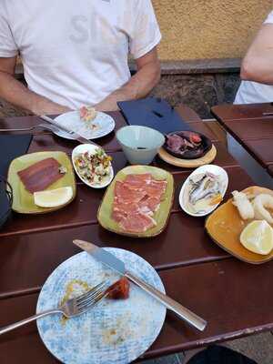 Amistad - Tapas Y Vino