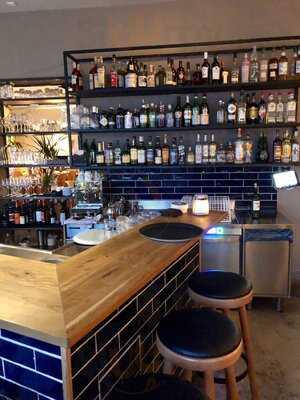 Amistad - Tapas Y Vino