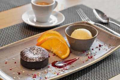 Kitchen & Bar At Courtyard