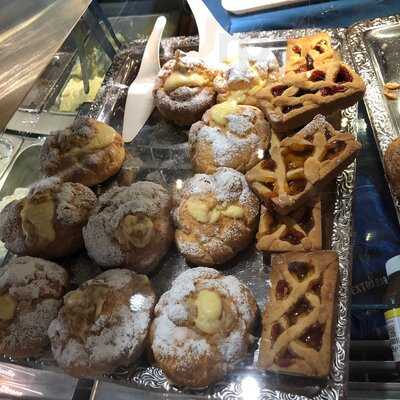 Gelati & Caffe Am Isator