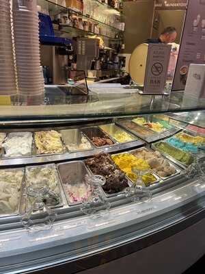 Gelati & Caffe Am Isator