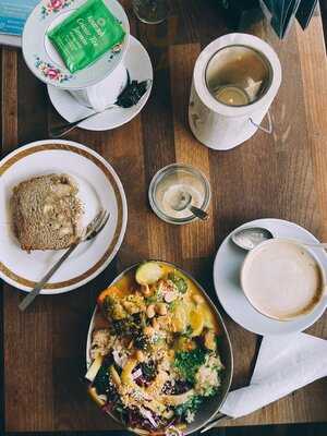 Wanderlust Cafe & Yoga