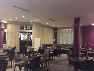 Bistro La Piazza Ristorante Tas