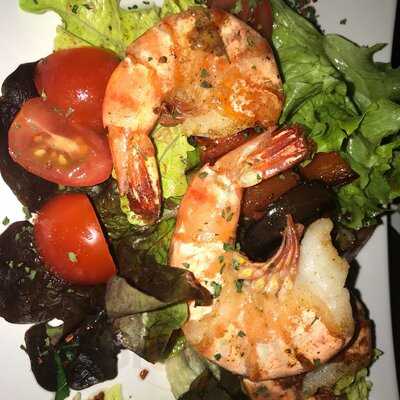 Papamo Restaurant Bar & Lounge