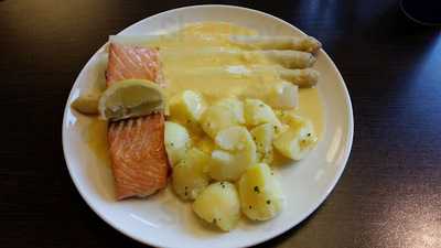 Dinea Restaurant & Café