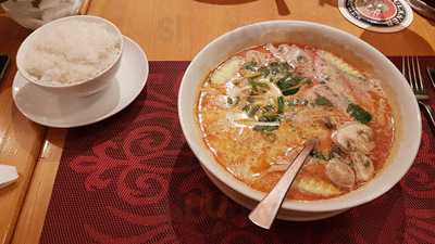 Lilly's Vietnam&tai Cuisin