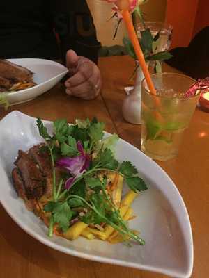 Lilly's Vietnam&tai Cuisin