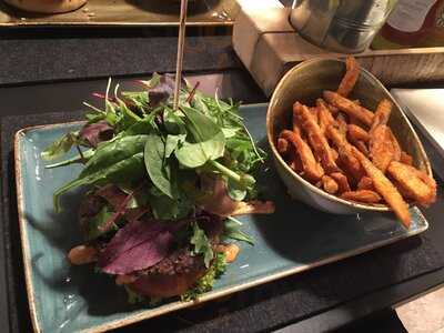 Hans Im GlÜck Burgergrill & Bar