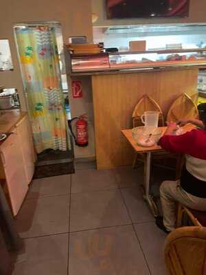 Restaurant Asahi Running Sushi