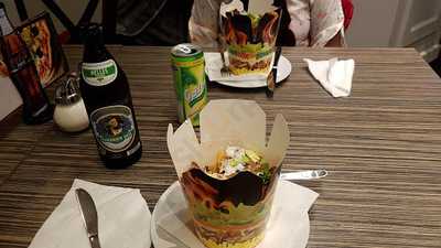 Esto Café Bar Restaurant