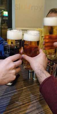 Esto Café Bar Restaurant