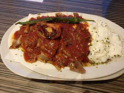 Esto Café Bar Restaurant