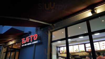 Esto Café Bar Restaurant