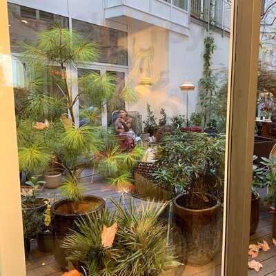 Herzstück Café - Sois Blessed