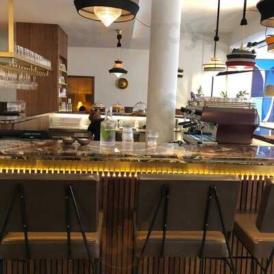 Herzstück Café - Sois Blessed