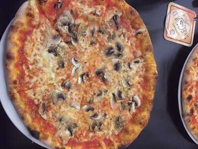 Pizzeria Eiscafe Piccola