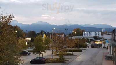 Grassinger Cafe & Restaurant