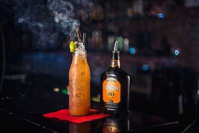 Unterhaus Musikbar Stadt Biergarten