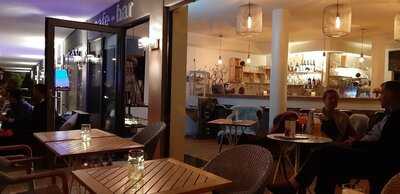 Vis A Vis Cafe-bar-bistro