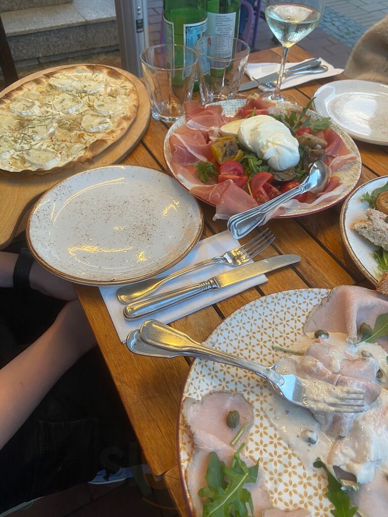 La Stanza Vinoteca E Bar